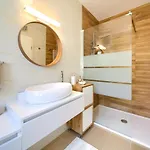 Hedera Villa *