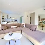 Hedera Villa