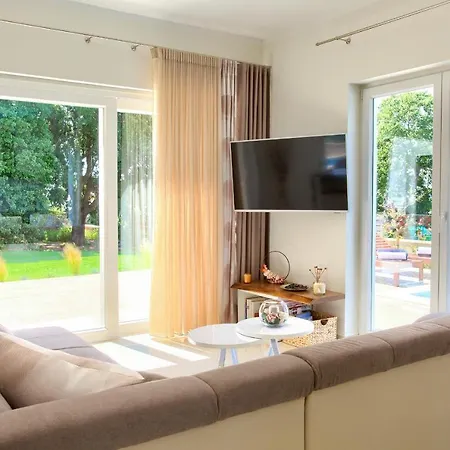 Hedera Villa *
