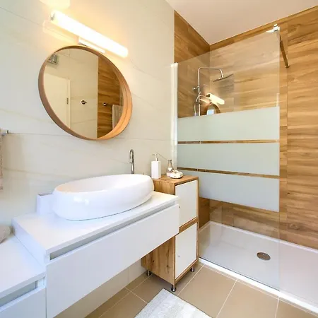 Hedera Villa *
