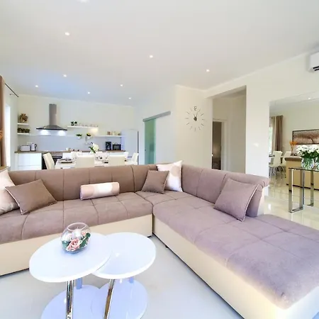 Hedera Villa